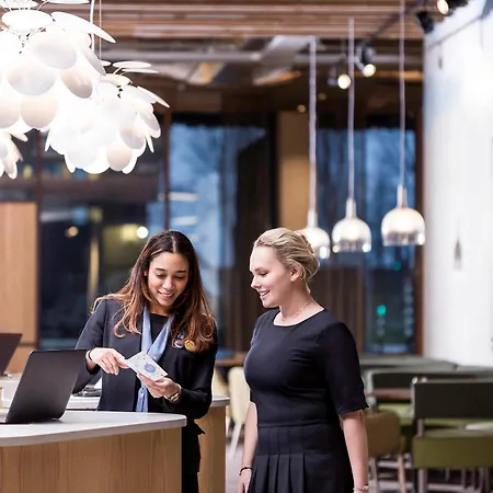 Novotel Amsterdam Schiphol Airport 4*