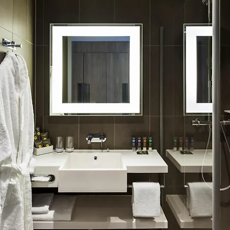 Novotel Amsterdam Schiphol Airport 4*