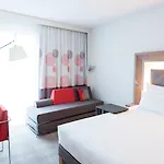 Novotel Amsterdam Schiphol Airport 4*