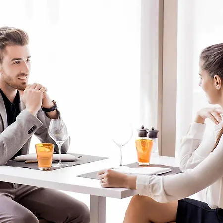 노보텔 암스테르담 스키폴 에어포트 4*