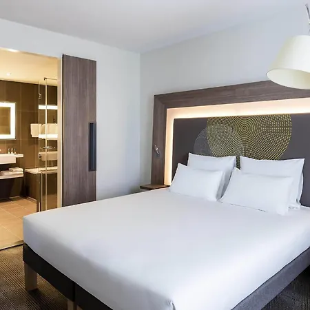 호텔 노보텔 암스테르담 스키폴 에어포트 4*