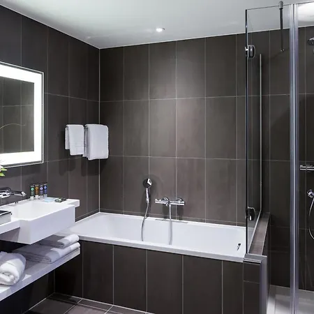 Novotel Amsterdam Schiphol Airport 4*