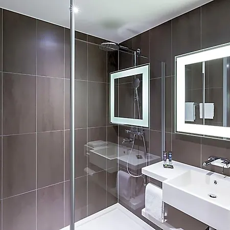 Novotel Amsterdam Schiphol Airport 4*