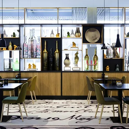 Novotel Amsterdam Schiphol Airport Hotel 4*
